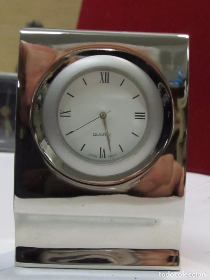 Relojes de carga manual: RELOJ DE SOBREMESA, DE ACERO - Foto 2