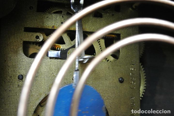 Relojes de carga manual: Reloj largo de sobremesa, en madera - Foto 16