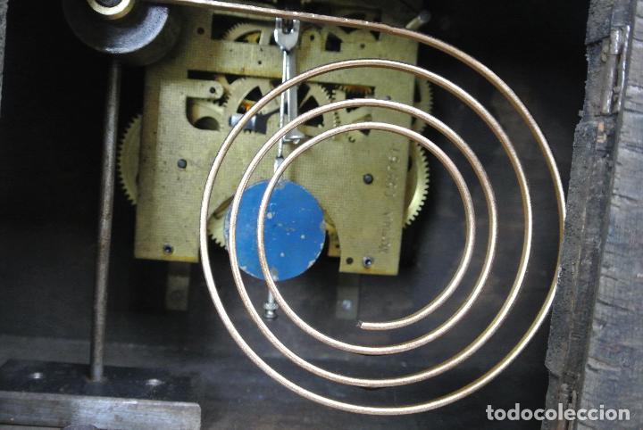 Relojes de carga manual: Reloj largo de sobremesa, en madera - Foto 17