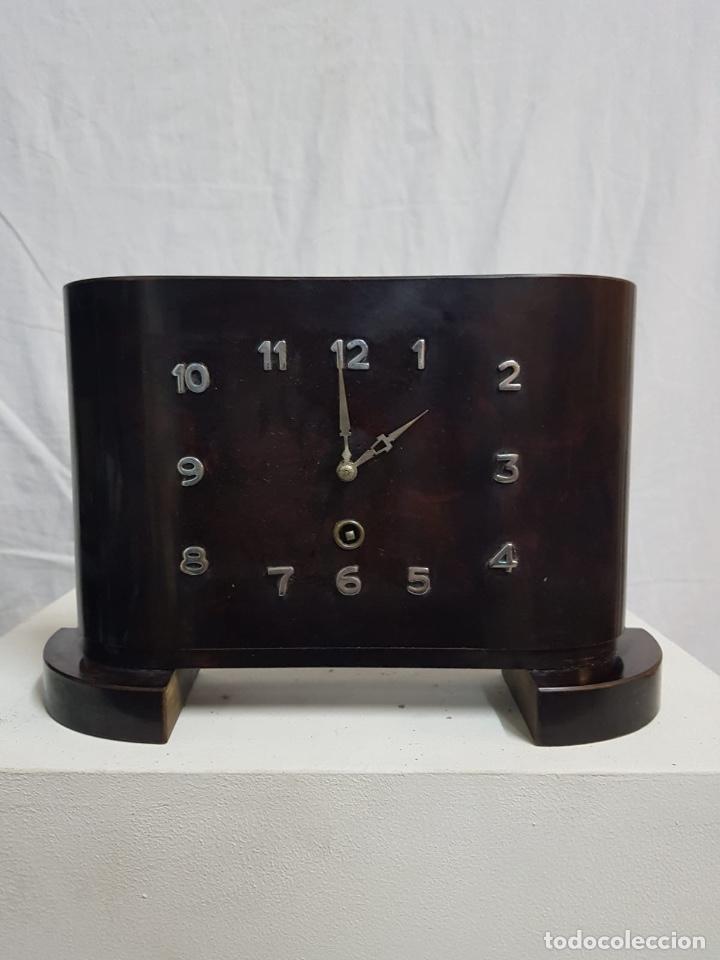 Relojes de carga manual: Reloj de sobremesa de madera - Foto 1