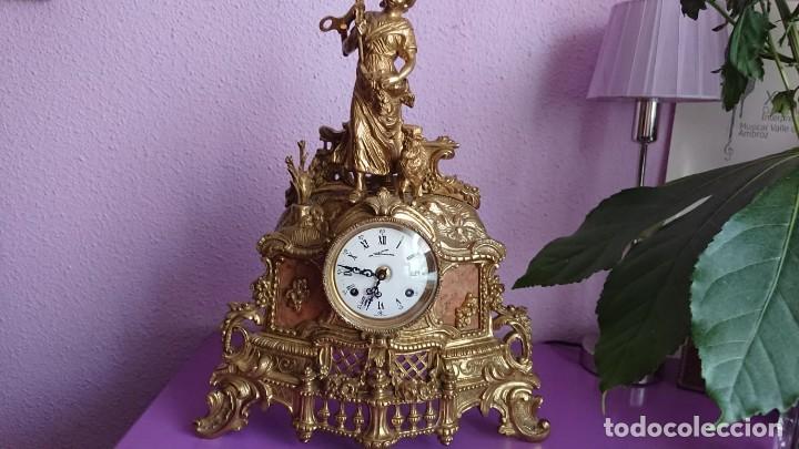 Relojes de carga manual: ANTIGUO RELOJ Y CANDELABROS BRONCE - Foto 3