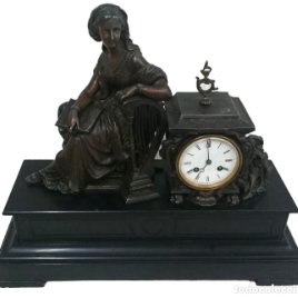 Antiguo reloj Napoleón III, bronce, Diosa Clío, maquinaria viejo parís. 51x47x17cm. Perfecto.