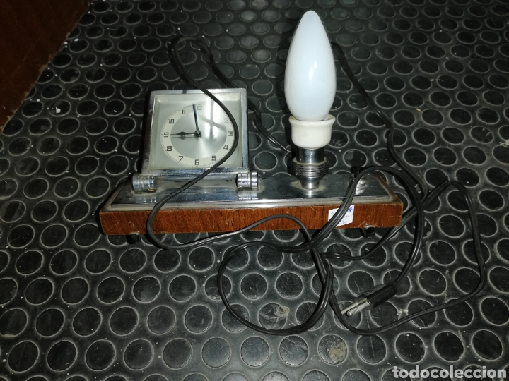 Relojes de carga manual: Reloj con l&aacute;mpara. Sin funcionar. - Foto 4