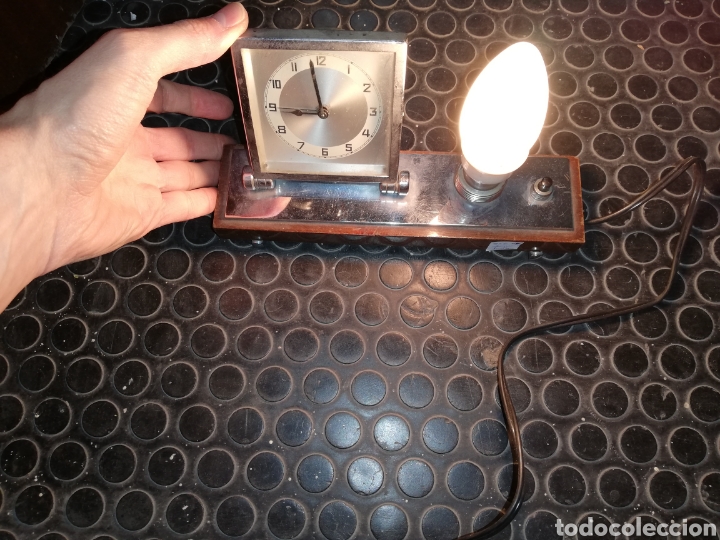 Relojes de carga manual: Reloj con l&aacute;mpara. Sin funcionar. - Foto 1