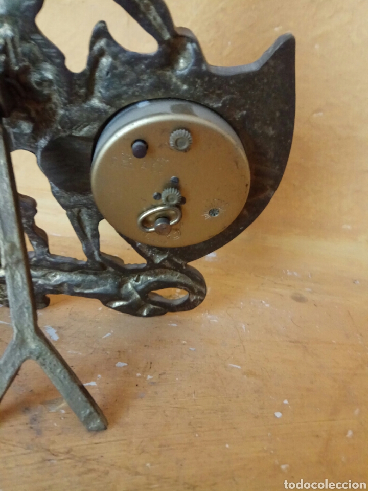 Relojes de carga manual: Reloj antiguo de bronce - Foto 2