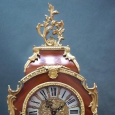 Relojes de carga manual: RELOJ SOBREMESA MADERA Y BRONCE DORADO MAQUINA FRANZ HERMLE. Lote 189257002