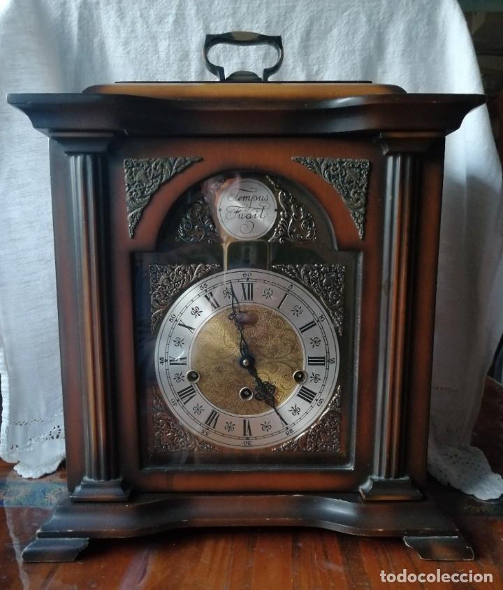 antiguo reloj despertador sobremesa en madera. - Compra venta en  todocoleccion