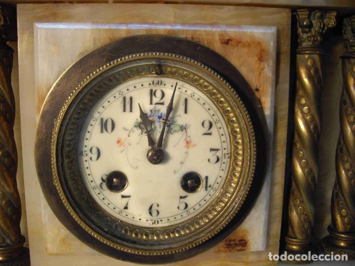 Relojes de carga manual: RELOJ MESA MARMOL BLANCO JASPEADO - Foto 5