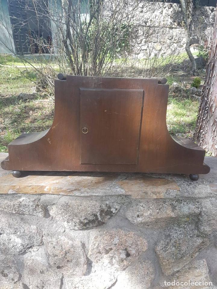 Relojes de carga manual: Reloj caja madera de gran dimensi&oacute;n, funciona perfectamente - Foto 3