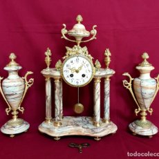 Relojes de carga manual: EXCEPCIONAL GUARNICION DE RELOJ Y CANDELABROS DE CHIMENEA,S. XIX