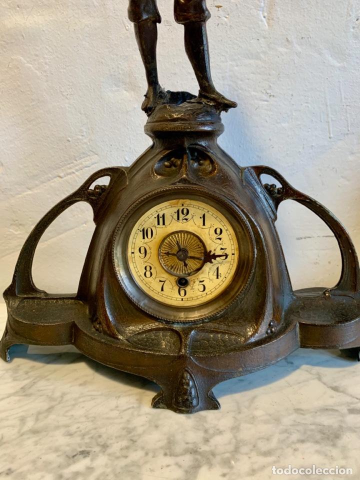 Relojes de carga manual: ANTIGUO RELOJ EN CALAMINA - Foto 3
