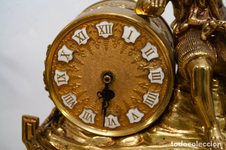 Relojes de carga manual: Reloj de bronce pastorcillo. - Foto 4