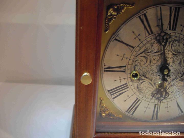 Relojes de carga manual: RELOJ MESA URNA MADERA - Foto 3