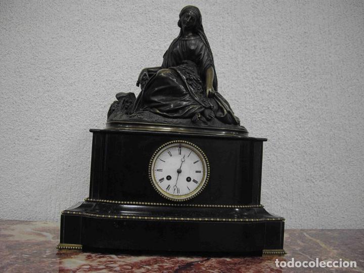 Relojes de carga manual: RELOJ MUJER SENTADA - Foto 1