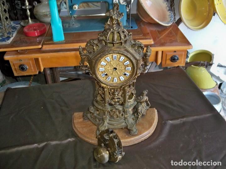 Relojes de carga manual: Antiguo reloj de sobremesa de Bronce con peana de mármol. - Foto 5 - 261793130