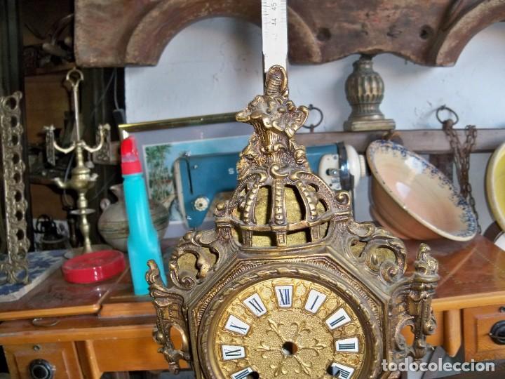 Relojes de carga manual: Antiguo reloj de sobremesa de Bronce con peana de mármol. - Foto 9 - 261793130