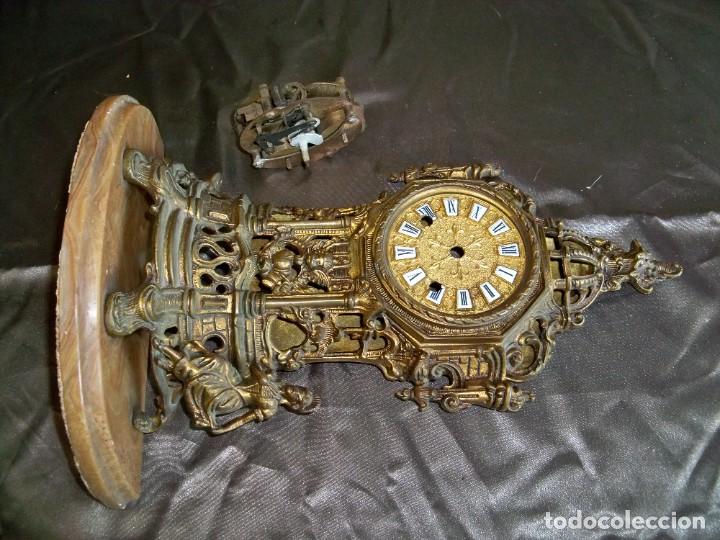 Relojes de carga manual: Antiguo reloj de sobremesa de Bronce con peana de mármol. - Foto 11 - 261793130