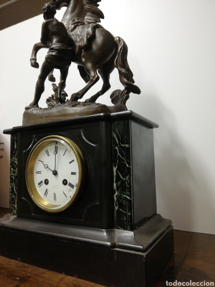 Relojes de carga manual: Reloj m&aacute;rmol y caballo calamina funcionando - Foto 5