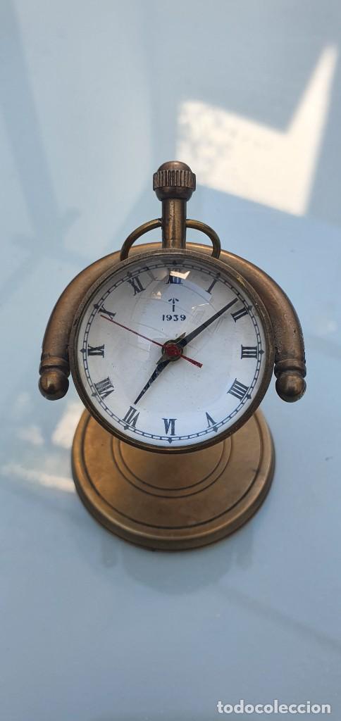 Relojes de carga manual: Antiguo reloj esfera - Foto 1