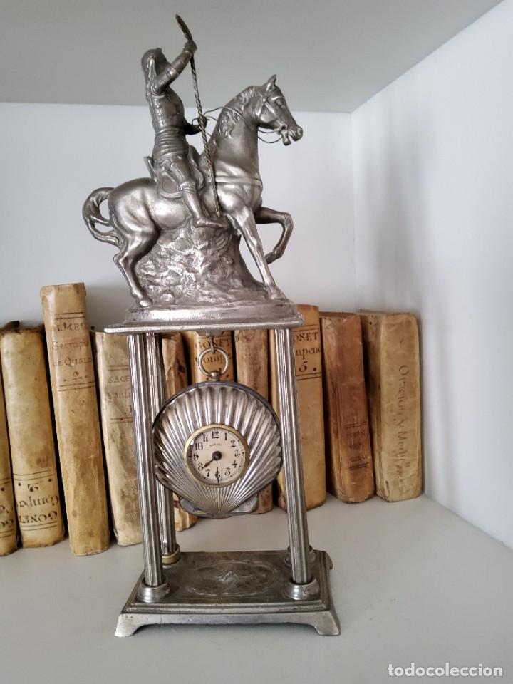 Relojes de carga manual: ANTIGUO RELOJ DE SOBREMESA - Foto 2