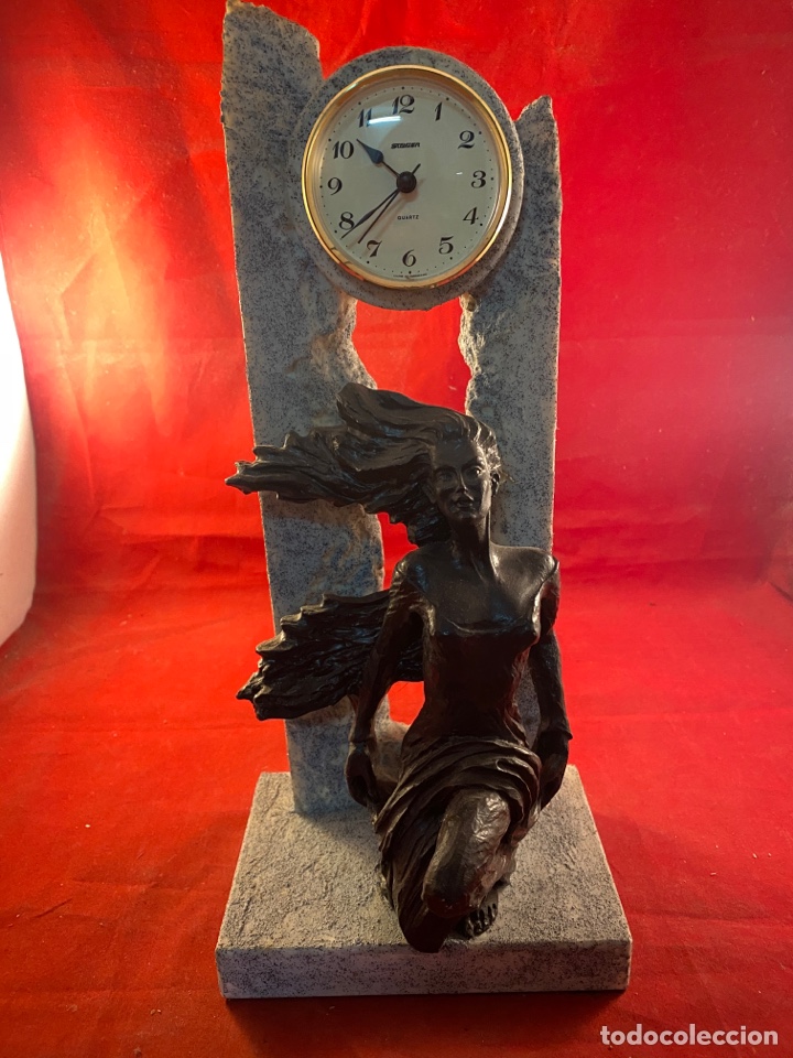 Relojes de carga manual: Reloj con figura mujer - Foto 1