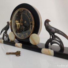 Relógios de carga manual: RELOJ ART DECO EN MARMOL CON FAISANES, 1920S. Lote 297622938