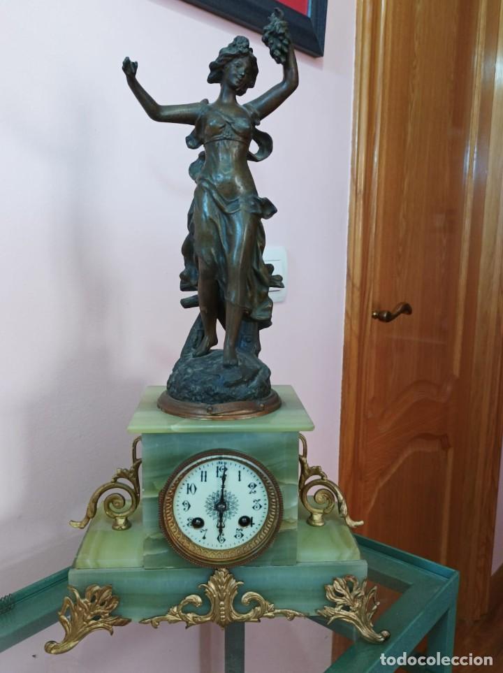 Relojes de carga manual: Reloj con figura - Foto 1