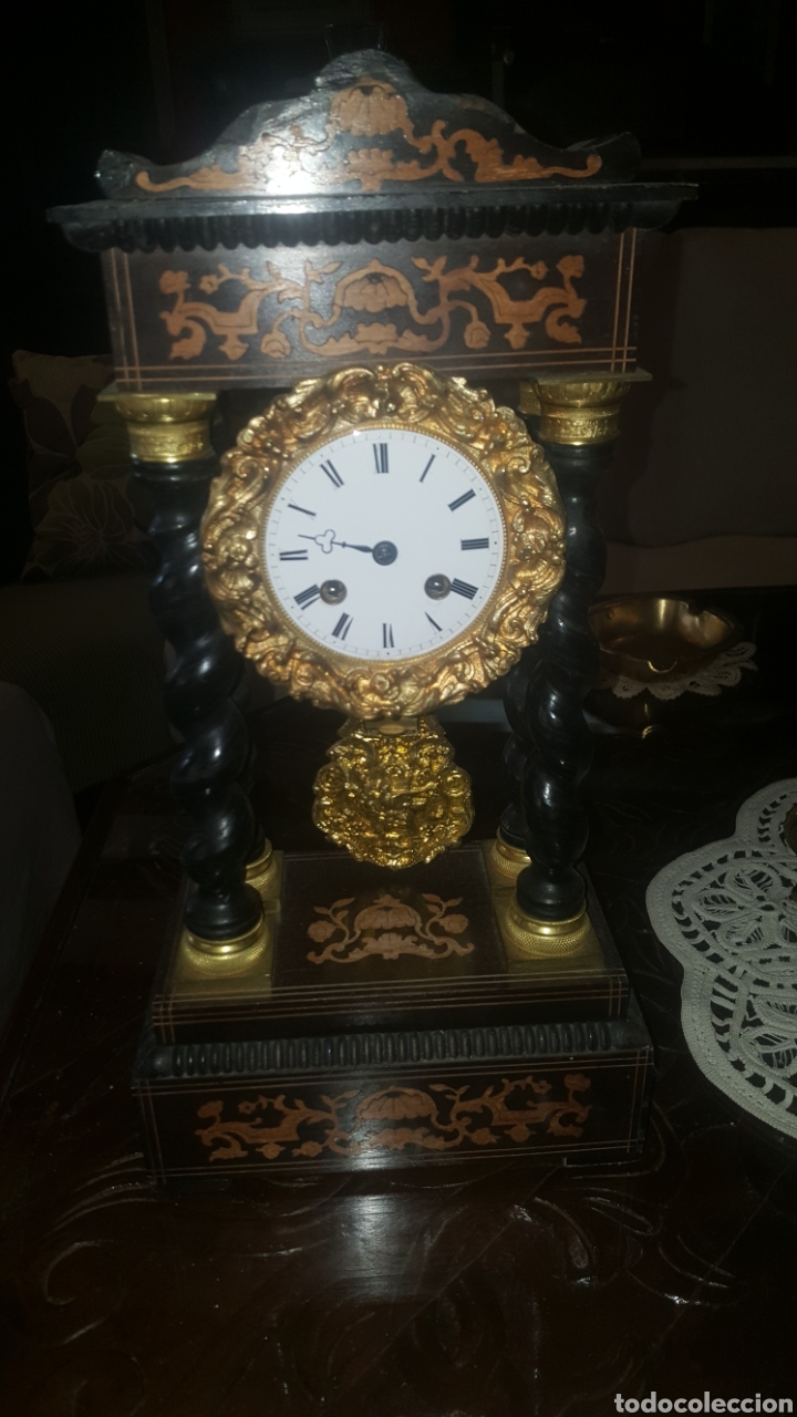 Relojes de carga manual: reloj de sobremesa con columnas - Foto 1
