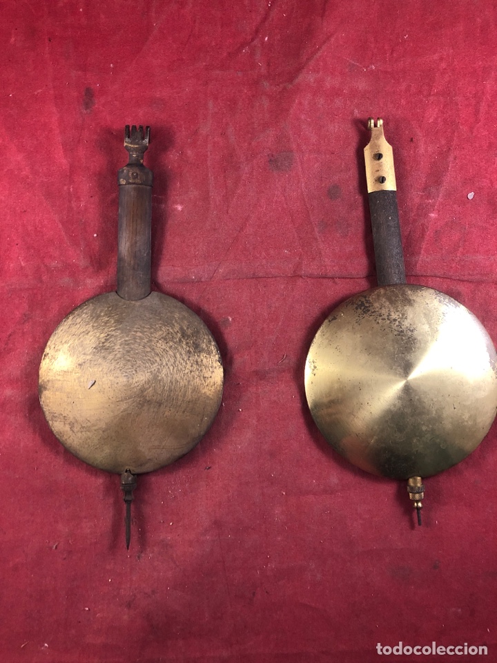 Relojes de carga manual: Dos p&eacute;ndulos de reloj - Foto 1