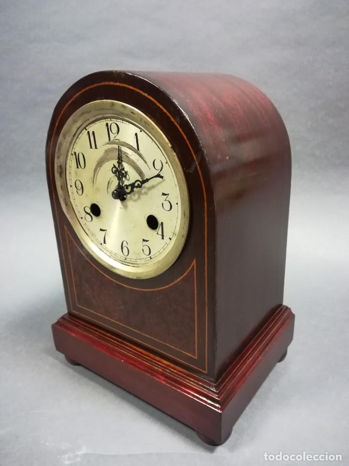 Relojes de carga manual: RELOJ DE CHIMENEA INGL&Eacute;S DE MADERA DE CAOBA - Foto 2