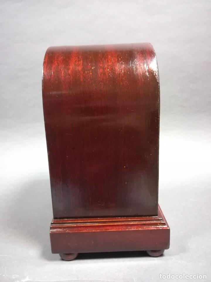 Relojes de carga manual: RELOJ DE CHIMENEA INGL&Eacute;S DE MADERA DE CAOBA - Foto 4