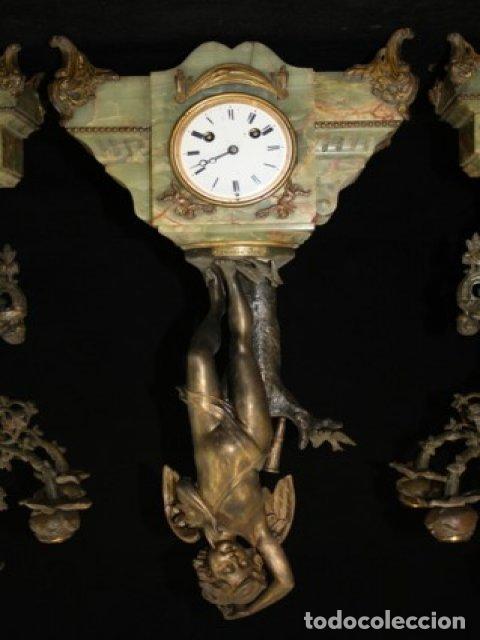 Relojes de carga manual: Garniture de chemin&eacute;e en r&eacute;gule vers 1900 - Foto 6