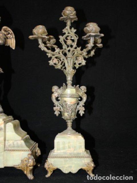 Relojes de carga manual: Garniture de chemin&eacute;e en r&eacute;gule vers 1900 - Foto 7