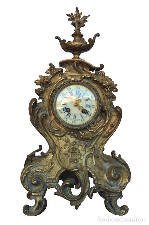 Relojes de carga manual: Pendule de chemin&eacute;e en bronze dor&eacute; style Louis XV - Foto 1