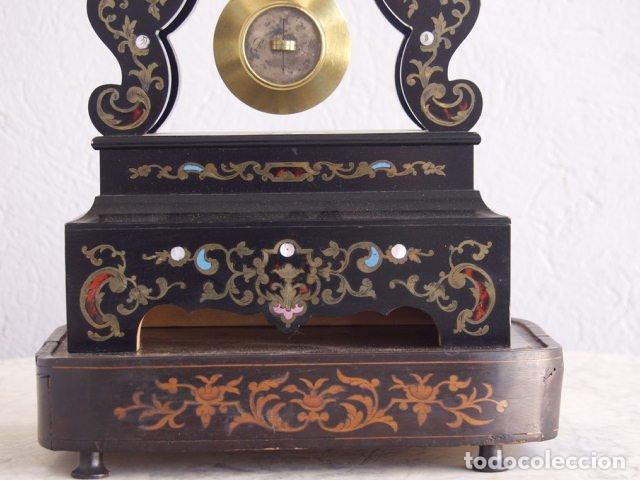 Relojes de carga manual: Pendule sous globe &eacute;poque Napol&eacute;on III - Foto 2