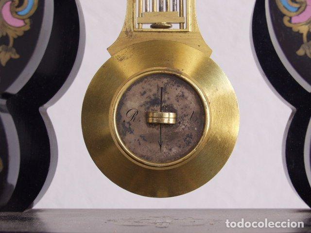 Relojes de carga manual: Pendule sous globe &eacute;poque Napol&eacute;on III - Foto 10