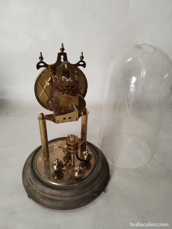 Relojes de carga manual: antiguo reloj de urna - Foto 6