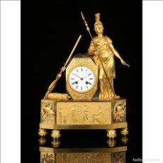 Relojes de carga manual: ANTIGUO RELOJ DE SOBREMESA DE BRONCE DORADO. DIOSA MINERVA. FRANCIA, CIRCA 1850.