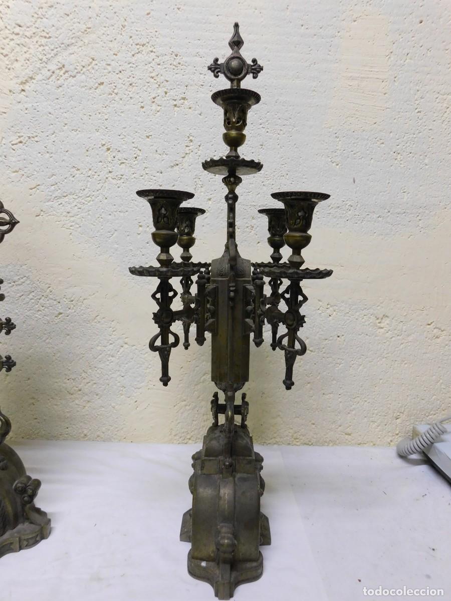 Relojes de carga manual: RELOJ SOBREMESA BRONCE CON CANDELABROS - Foto 5