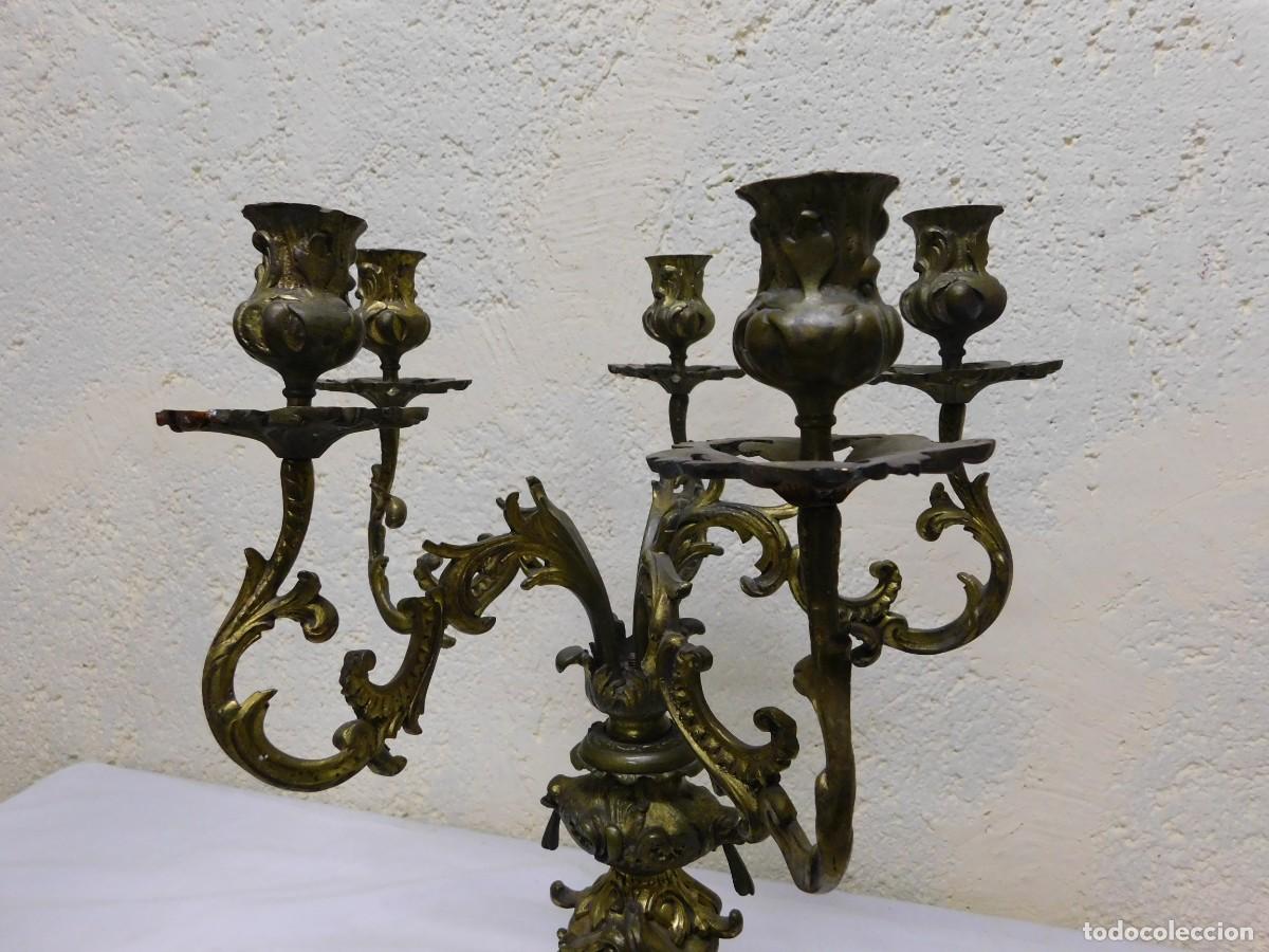 Relojes de carga manual: RELOJ SOBREMESA BRONCE CON CANDELABROS - Foto 16