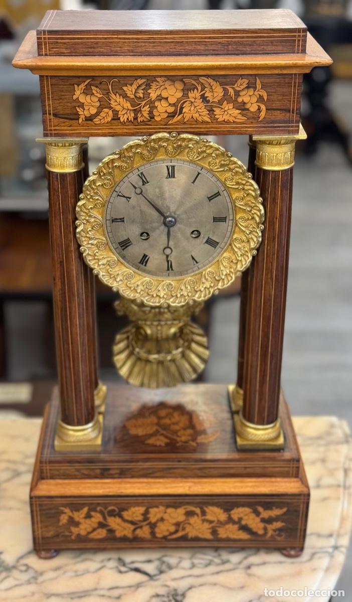 Relojes de carga manual: RELOJ PORTICO EN MARQUETERIA - Foto 2