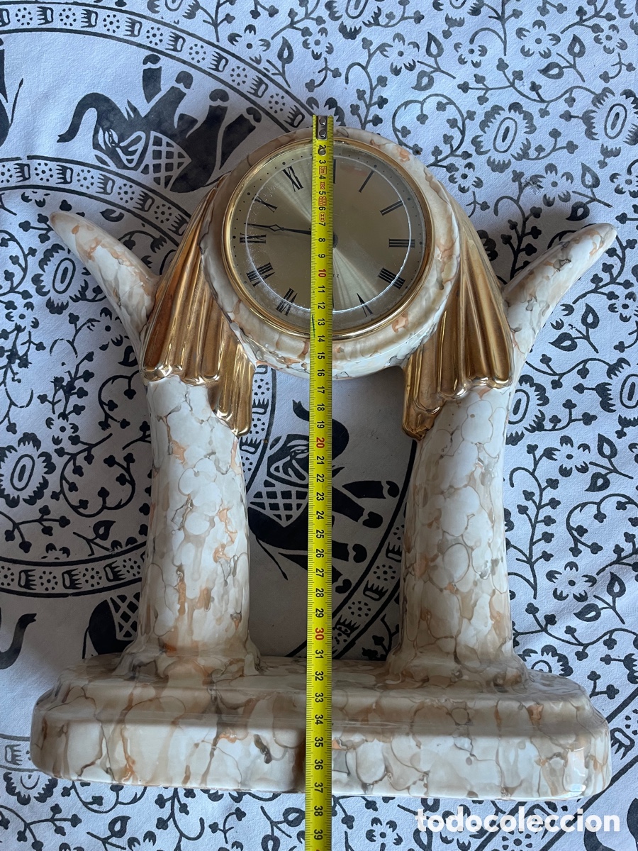 Relojes de carga manual: Reloj sobremesa con forma de colmillos - Foto 5