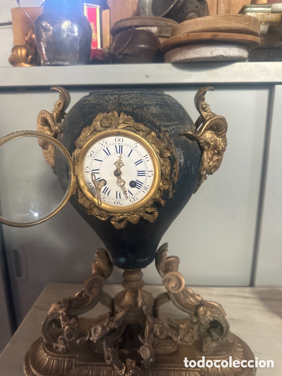 Relojes de carga manual: Reloj antiguo de madera y bronce original XIX - Foto 5