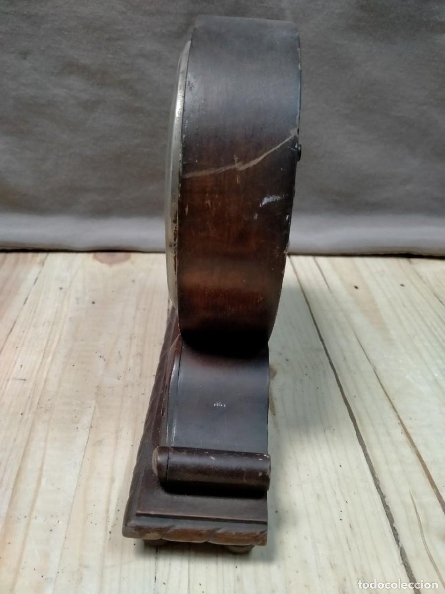 Relojes de carga manual: Antiguo reloj de chimenea madera - Foto 3