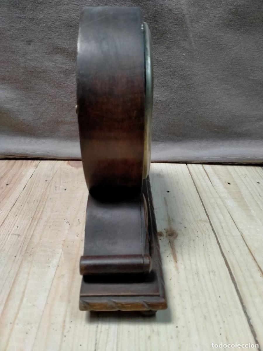 Relojes de carga manual: Antiguo reloj de chimenea madera - Foto 4