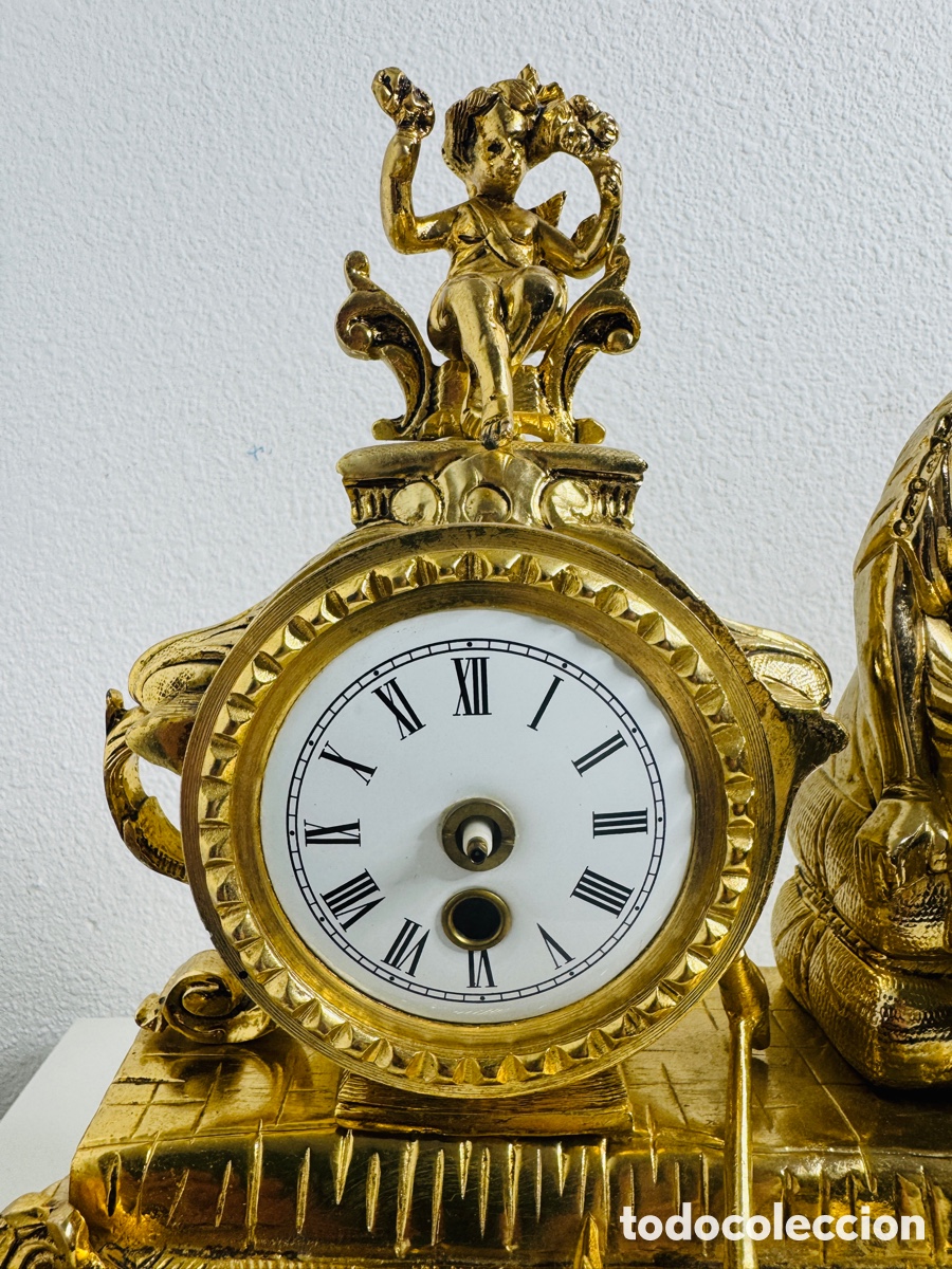 Relojes de carga manual: Reloj antiguo de mesa dorado - Foto 3