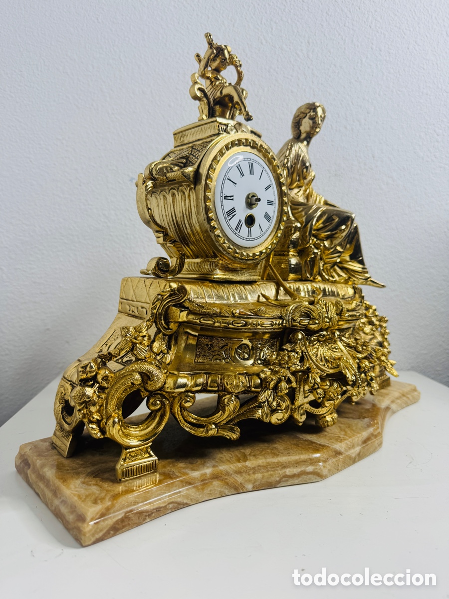 Relojes de carga manual: Reloj antiguo de mesa dorado - Foto 8