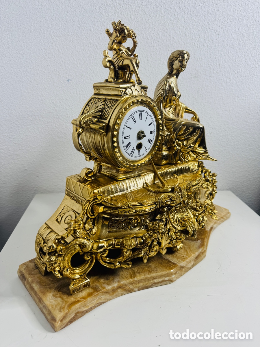 Relojes de carga manual: Reloj antiguo de mesa dorado - Foto 9