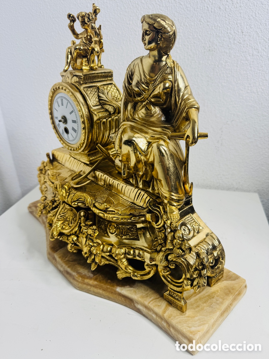 Relojes de carga manual: Reloj antiguo de mesa dorado - Foto 11