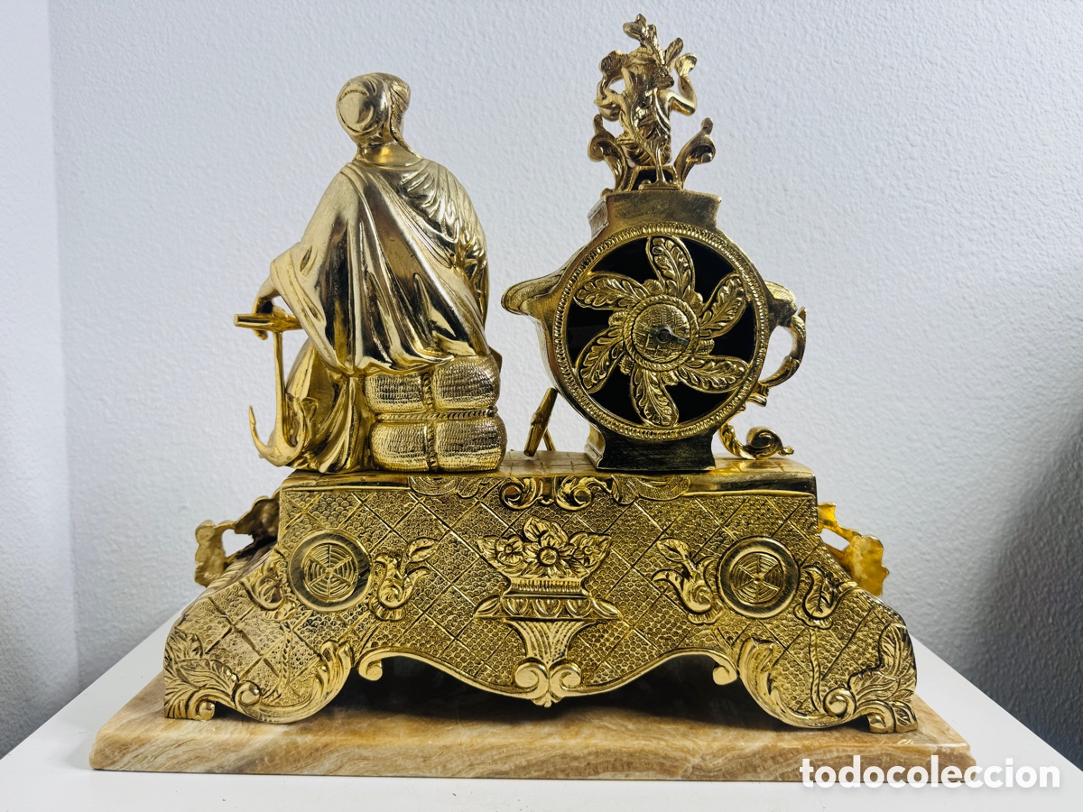 Relojes de carga manual: Reloj antiguo de mesa dorado - Foto 12